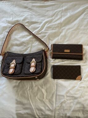 Rioni Women’s Shoulder Bag with Dual Front Pockets and Matching Wallet